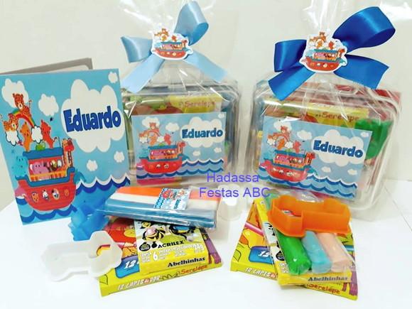 Maleta personalizada com Kit para colorir e brincar tema Arca de 