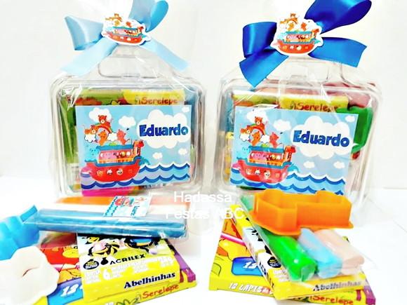Maleta personalizada com Kit para colorir e brincar tema Arca de 