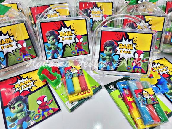 Maleta com Kit para Colorir e Brincar Tema Homem Aranha e Hulk Cu