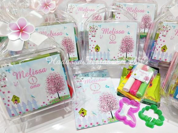 Maleta com Kit para Colorir e Brincar Tema Jardim Encantado