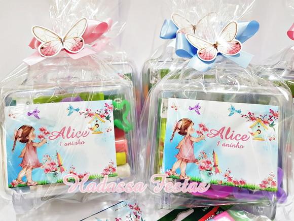 Maleta com Kit para colorir e brincar tema Jardim Encantado