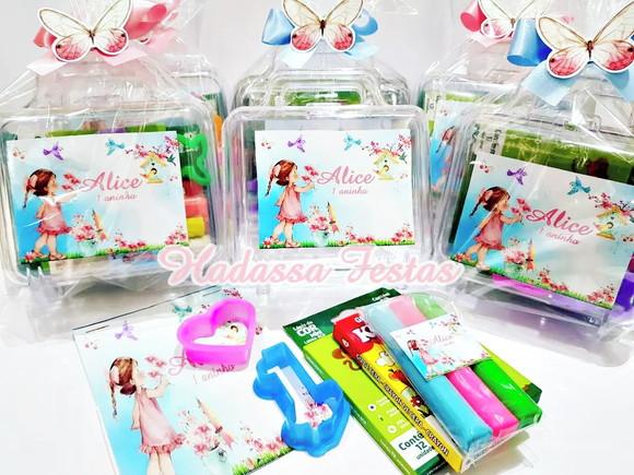 Maleta com Kit para colorir e brincar tema Jardim Encantado