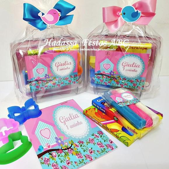 Maleta com Kit para colorir e brincar tema  Jardim Encantado