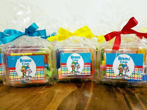 Maleta com Kit  e  para Colorir e Brincar tema Patati Patatá