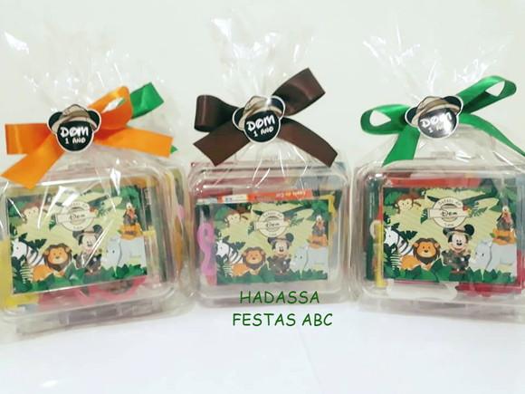 Maleta com Kit para Colorir  e Brincar tema Safári do Mickey