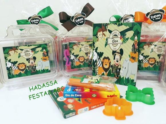 Maleta com Kit para Colorir  e Brincar tema Safári do Mickey