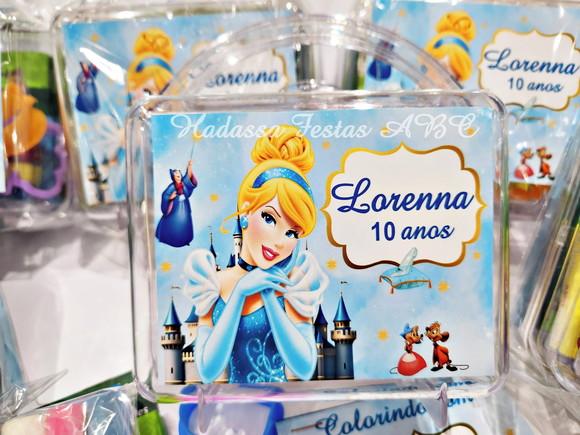 Maleta com Kit para Colorir e Brincar Tema Cinderela