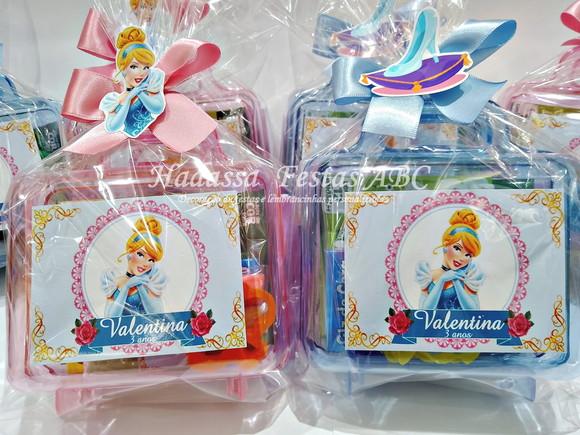 Maleta com Kit para Colorir e Brincar  Tema Cinderela