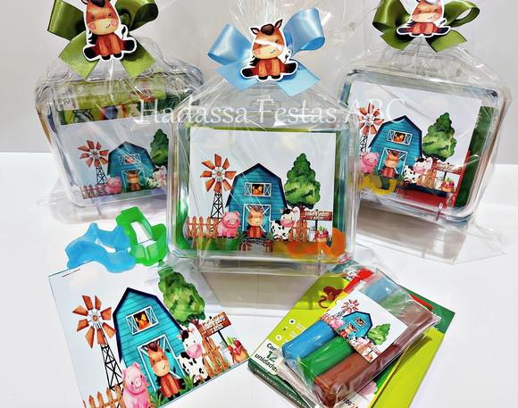 Maleta com Kit para Colorir e Brincar Tema Fazendinha