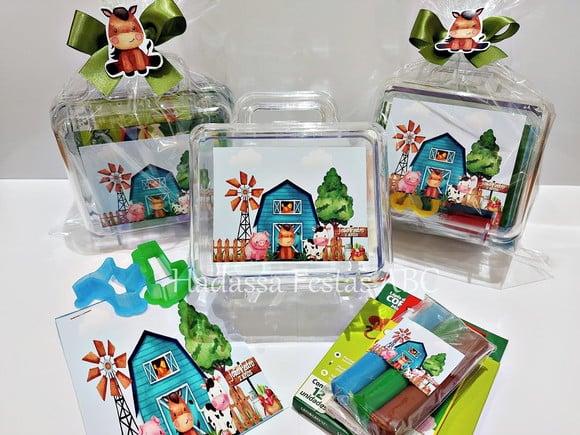 Maleta com Kit para Colorir e Brincar Tema Fazendinha
