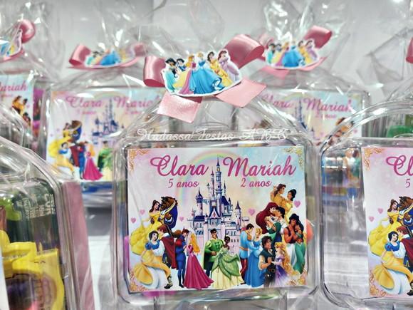 Maleta com Kit para Colorir Tema Princesas