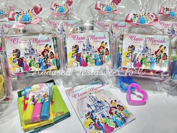 Maleta com Kit para Colorir Tema Princesas