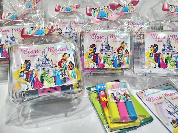 Maleta com Kit para Colorir Tema Princesas