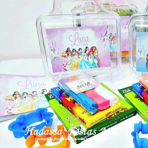 Maleta com Kit para Colorir Tema Princesas