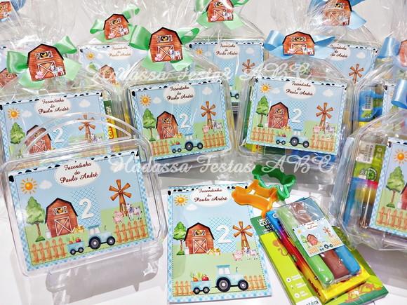 Maleta Personalizada com Kit para Colorir e Massinha