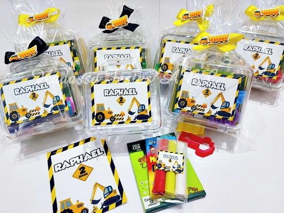 Maleta Personalizada com Kit para Colorir Tema Construção