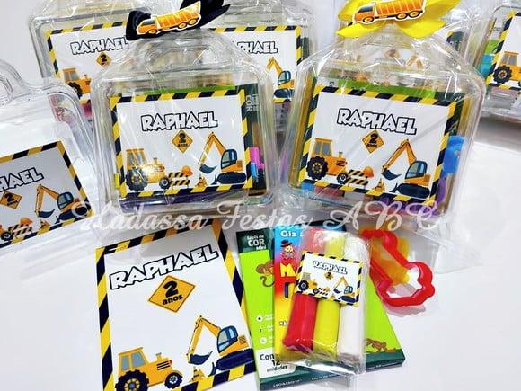Maleta Personalizada com Kit para Colorir Tema Construção