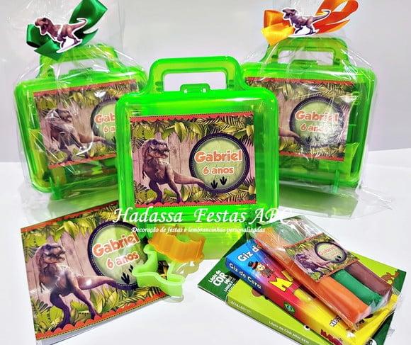 Maleta Personalizada com Kit para Colorir Tema Dinossauros