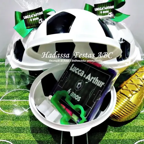 Bola de Futebol com Massinha e Cortadores