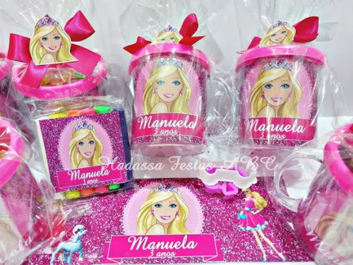 Caneca Acrílica com Kit Massinha Barbie