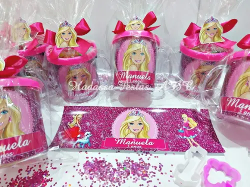 Caneca Acrílica com Kit Massinha Barbie