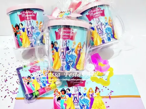 Caneca Acrílica com Kit Massinha Tema Princesas