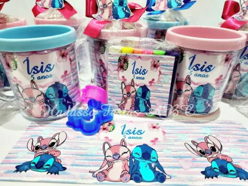 Caneca Acrílica com Kit Massinha Tema Stitch e Angel