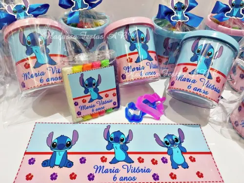 Caneca Acrílica com Kit Massinha Tema Stitch