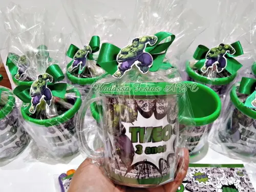 Caneca de Acrílico Personalizada com Kit Massinha Tema Hulk