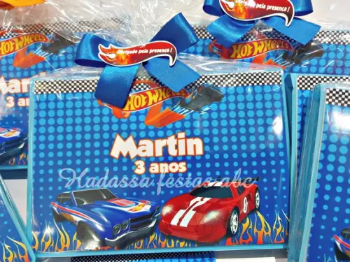 Estojo Aquarela com Livrinho para Colorir Tema Hot Wheels