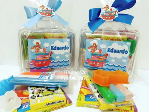 Maleta personalizada com Kit para colorir e brincar tema Arca de Noé