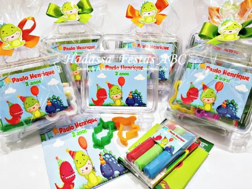 Maleta personalizada com Kit para colorir e brincar tema Dino Bab