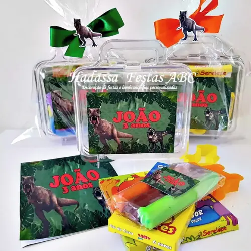 Maleta com Kit para colorir e brincar tema Dinossauros
