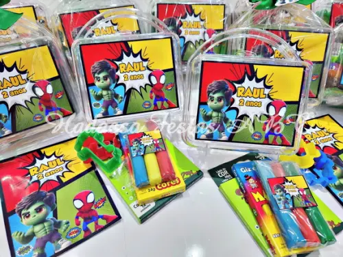 Maleta com Kit para Colorir e Brincar Tema Homem Aranha e Hulk Cute