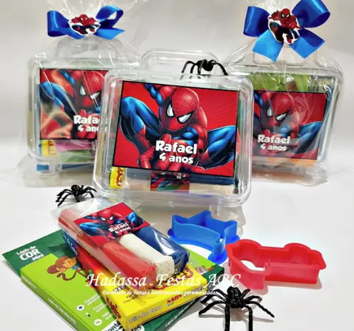 Maleta com Kit para colorir e brincar  tema  homem aranha