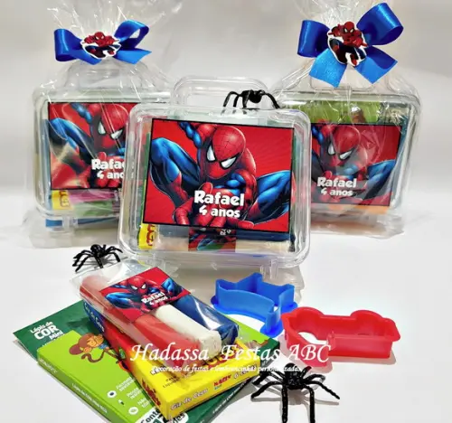 Maleta com Kit para colorir e brincar  tema  homem aranha