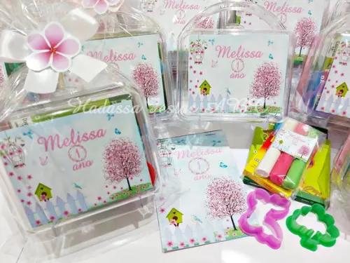 Maleta com Kit para Colorir e Brincar Tema Jardim Encantado