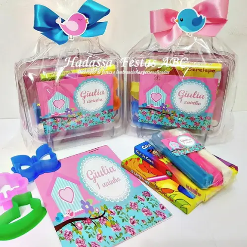 Maleta com Kit para colorir e brincar tema  Jardim Encantado