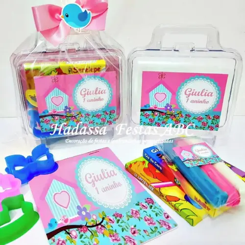 Maleta com Kit para colorir e brincar tema  Jardim Encantado