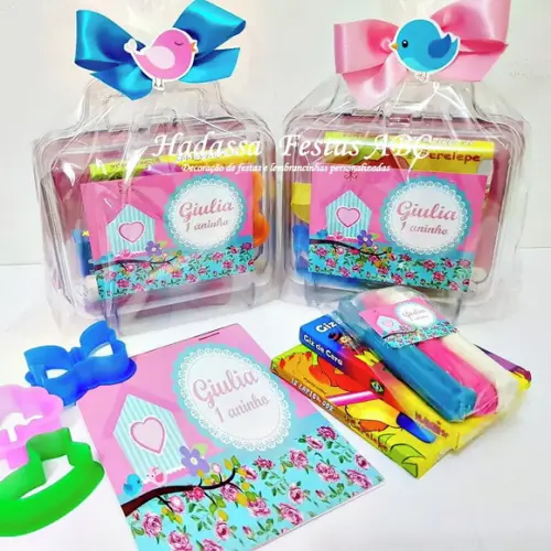 Maleta com Kit para colorir e brincar tema  Jardim Encantado
