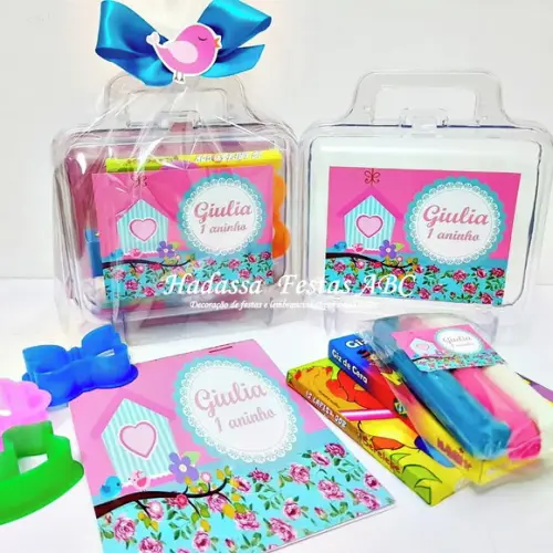 Maleta com Kit para colorir e brincar tema  Jardim Encantado