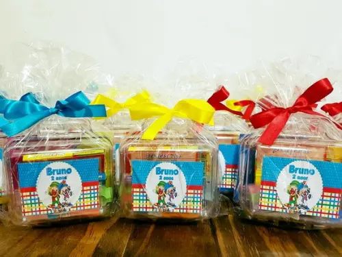 Maleta com Kit  e  para Colorir e Brincar tema Patati Patatá