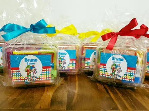 Maleta com Kit  e  para Colorir e Brincar tema Patati Patatá