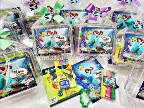 Maleta com Kit para Colorir e Brincar tema  Pequena Sereia