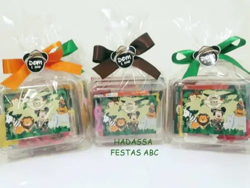 Maleta com Kit para Colorir  e Brincar tema Safári do Mickey
