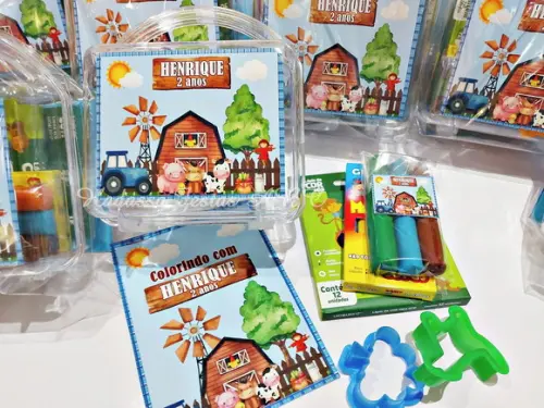 Maleta com Kit para Colorir e Brincar Tema Fazendinha