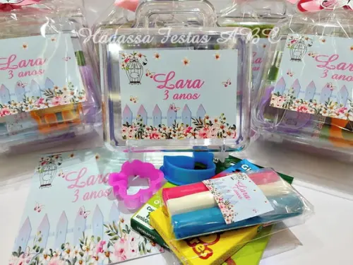 Maleta com Kit para Colorir Tema Jardim Encantado