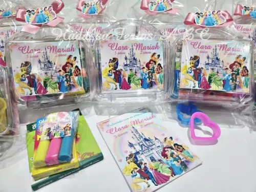 Maleta com Kit para Colorir Tema Princesas