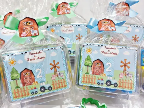 Maleta Personalizada com Kit para Colorir e Massinha