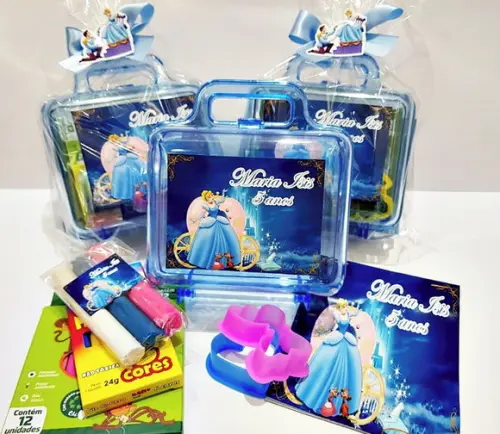 Maleta Personalizada com Kit para Colorir Tema Cinderela